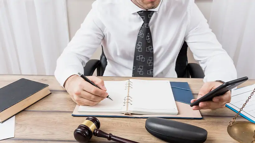 В каких случаях нужен юрист, а когда — адвокат?