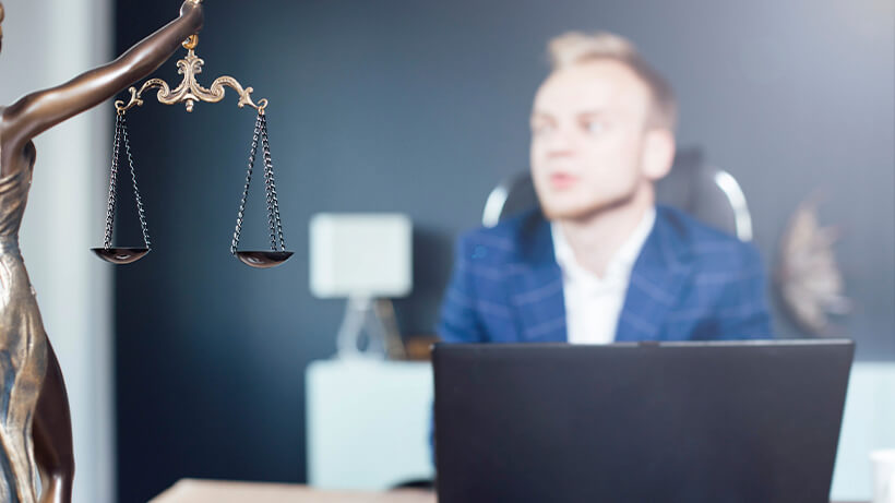 Юридические аспекты внедрения цифровых технологий в государственное управление (Diia e-governance)