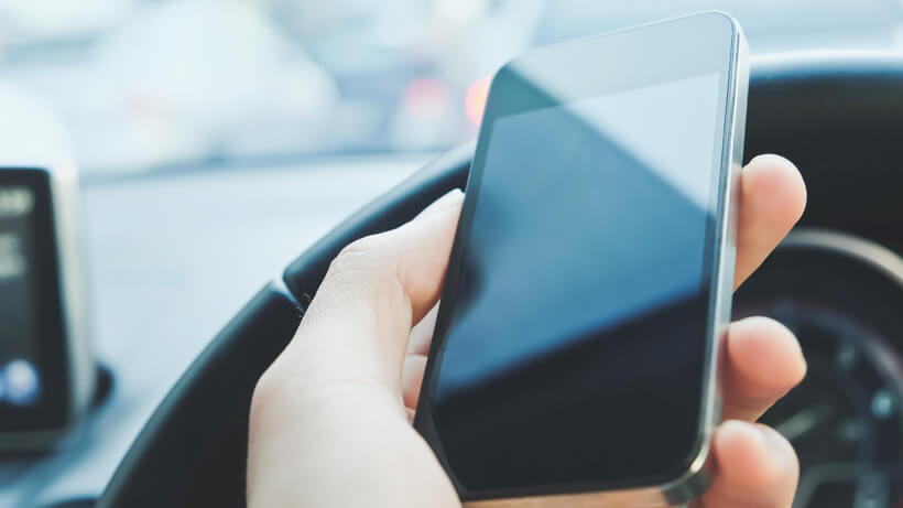 Чи мають право перевіряти телефон або особисті речі на блокпості?